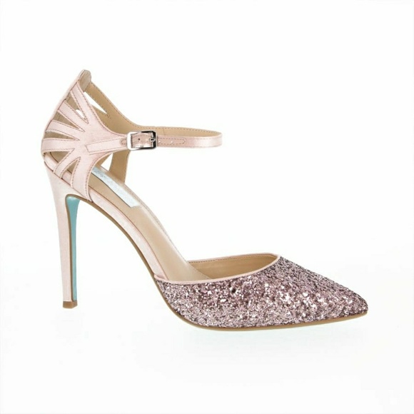 betsey johnson avery pump